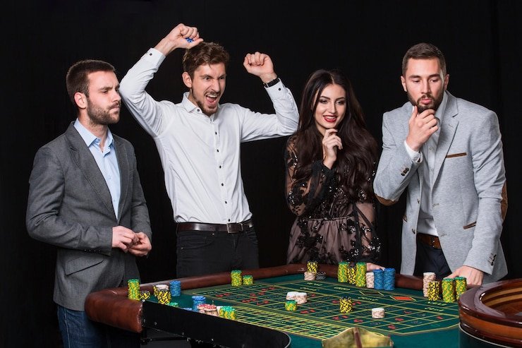 Meja roulette langsung dengan dealer profesional dan roda berputar di gue toto